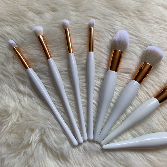 8 PC White Rounded Brush Set - Picture 3 of 4